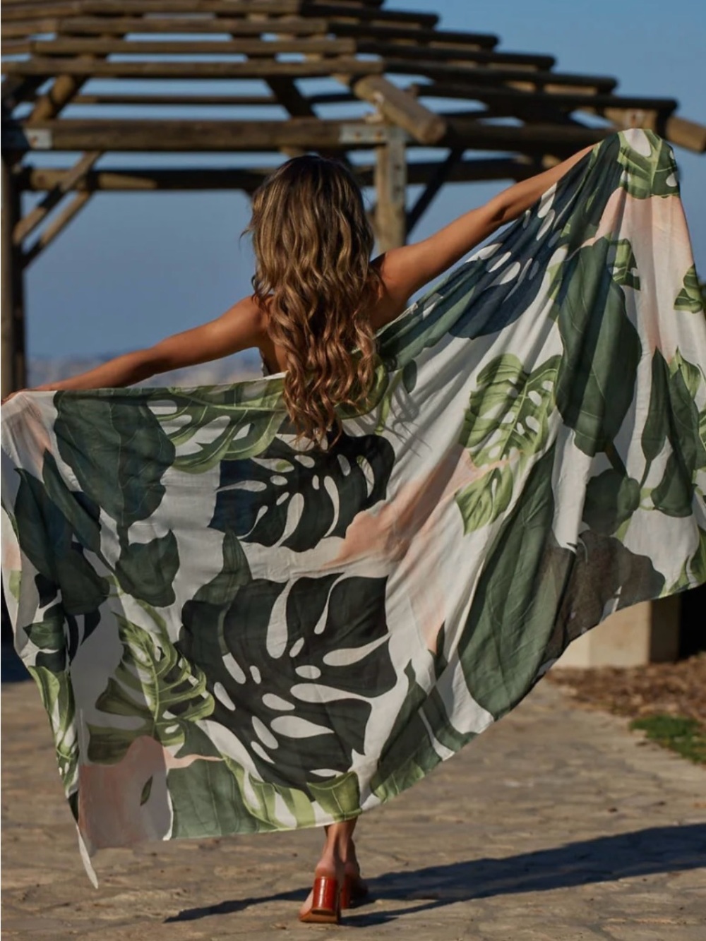 Virginia Wolf Women’s Tropical Leaf Print Beach Multi use Wrap - Green